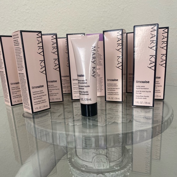 MARY KAY TIMEWISE FOUNDATION 1 Oz - Picture 1 of 7